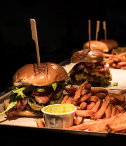 Anthony-Bacon-Burgerrladen-Berlin-Kladow-start-04